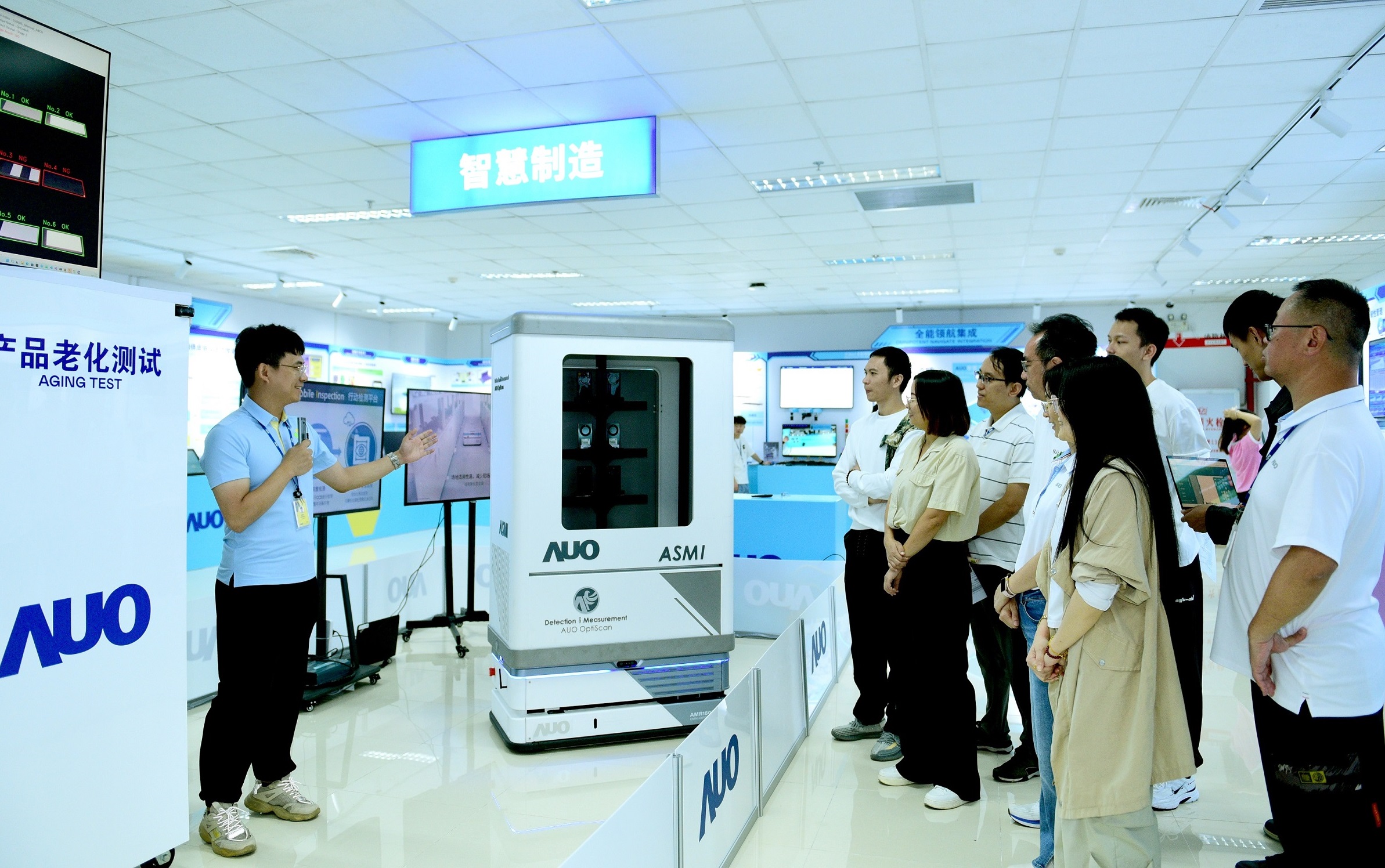 友达厦门将5G+ABC技术串联生产管理全流程，打通研发、采购、生管、制程、设备、质量等产品全生命周期制造流程，完成数字化设计、智慧供应链、智能座舱、全流程设备管理、数据驱动优化、智慧在线检测、智慧品管等自适应生产模式升级